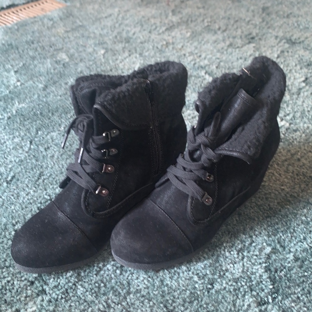 Black wedge bootie
